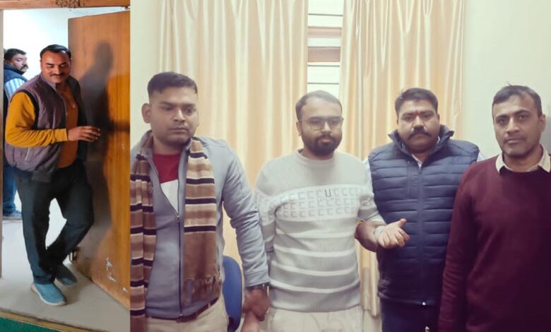 सतना-में-निरीक्षक-20-हजार-की-रिश्वत-लेते-रंगे-हाथ-गिरफ्तार