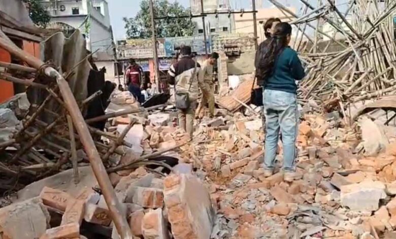 करण-साव-के-अवैध-कब्जे-पर-निगम-का-बुलडोजर-एक्शन,-भारी-पुलिस-फोर्स-तैनात