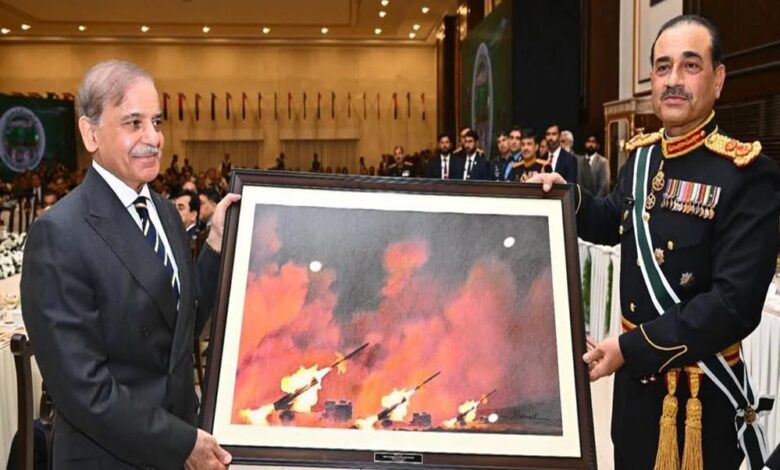 आसिम मुनीर को पाकिस्तान में बड़ा झटका, शहबाज ने CDF नोटिफिकेशन पर रोक लगाई