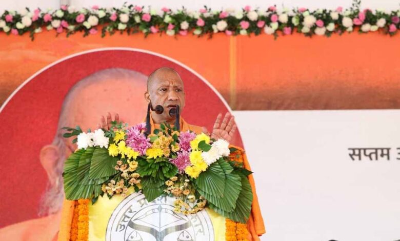 मुख्यमंत्री-योगी-आदित्यनाथ-ने-नौजवानों-का-किया-आह्वान-खेलोगे-तो-खिलोगे