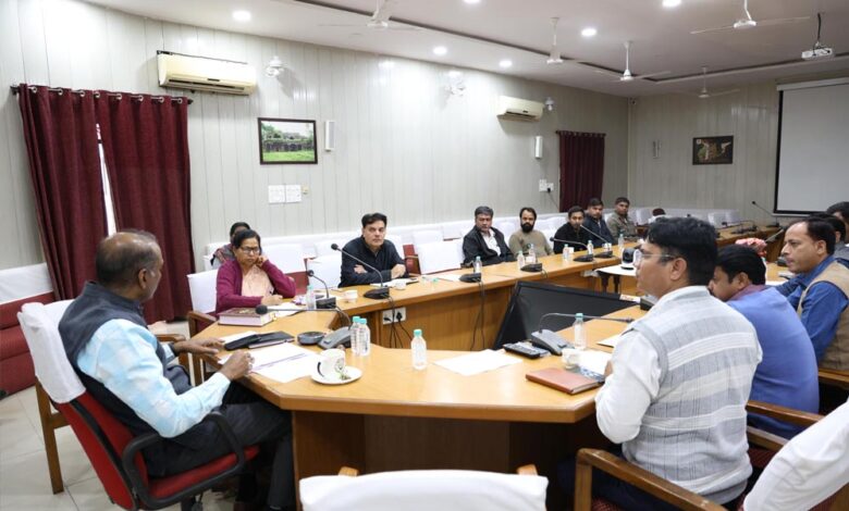 संभाग-के-सभी-जिलों-में-15-दिवस-में-सभी-वाहनों-का-पीयूसी-सर्टिफिकेशन-करवाएं-–-संभागायुक्त-सिंह