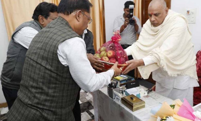 मुख्यमंत्री-विष्णु-देव-साय-ने-अघोर-गुरुपीठ-में-की-पूजा-अर्चना,-प्रदेश-की-सुख-समृद्धि-के-लिए-की-प्रार्थना