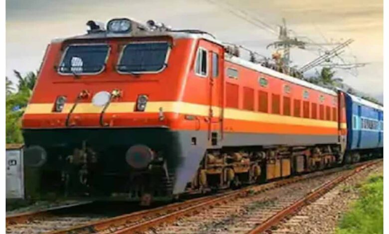 दिसंबर-में-चलेगी-स्पेशल-ट्रेनों-की-बौछार!-जानें-पूरा-रूट-और-टाइम-टेबल