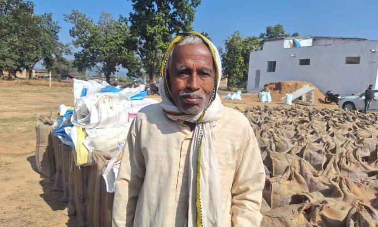 मृणाल-मंडल-ने-धान-विक्रय-का-सही-मूल्य-मिला