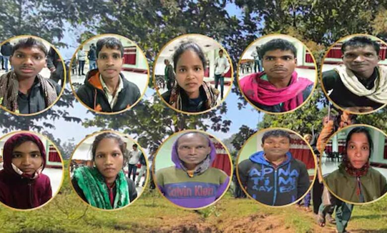 मुख्यमंत्री-की-उपस्थिति-में-10-हार्डकोर-नक्सलियों-का-हथियारों-सहित-ऐतिहासिक-आत्मसमर्पण