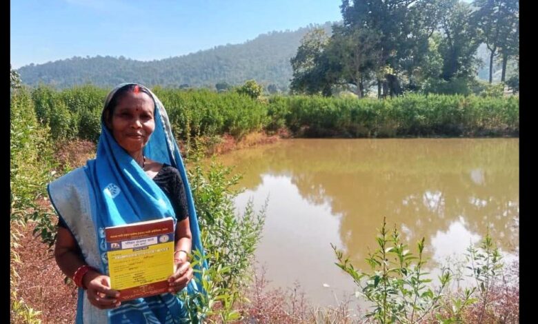 रायपुर-:-डबरी-निर्माण-से-बदली-सूरत-कुमारी-की-किस्मत,-खेती-और-मछलीपालन-से-बढ़ी-आमदनी