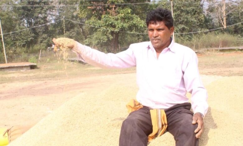 रायपुर-:-धान-बिक्री-से-मिले-पैसों-से-किसान-जगतराम-चौहान-करेंगे-बेटे-की-शादी