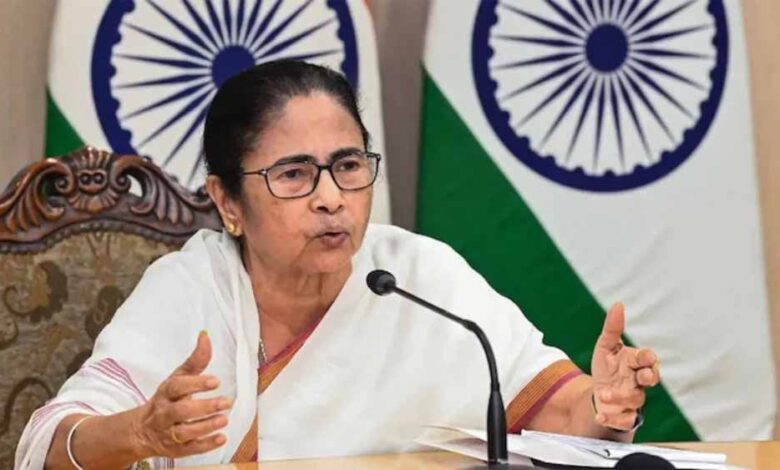 ममता-बनर्जी-का-केंद्र-पर-हमला:-मनरेगा-की-नई-शर्तों-को-बताया-‘अनुचित’