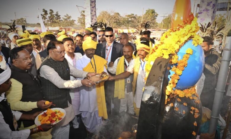रायपुर-:-राष्ट्र-व-समाज-के-नव-निर्माण-में-आदिवासी-समाज-के-अमर-शहीदों-एवं-महापुरूषों-का-अद्वितीय-योगदान:-मुख्यमंत्री-साय