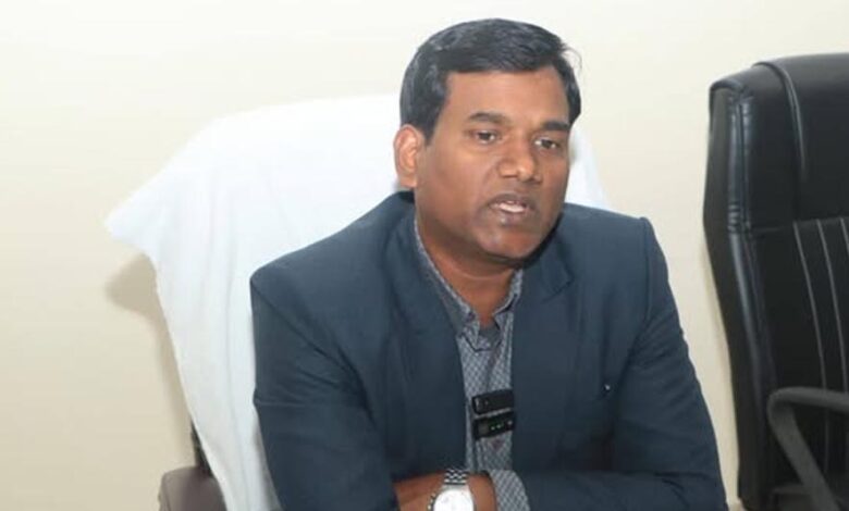 सूरजपुर-:-समग्र-शिक्षा-एवं-पीएमश्री-निर्माण-कार्य-की-समीक्षा-संपन्न,-सीईओ-ने-लापरवाह-एजेंसी-को-दी-सख्त-चेतावनी