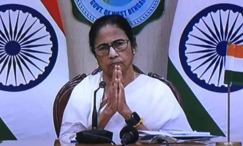 कोलकाता-स्टेडियम-बवाल-पर-ममता-बनर्जी-का-बड़ा-कदम,-लियोनेल-मेस्सी-से-मांगी-माफी,-जांच-के-आदेश