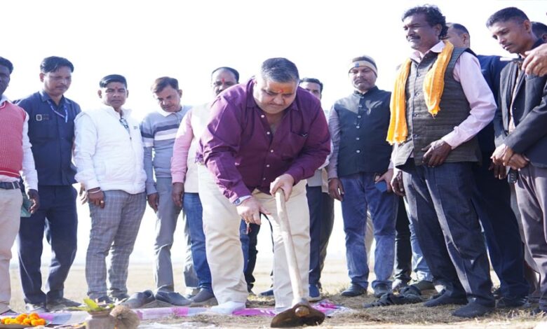 रायपुर-:-कैबिनेट-मंत्री-राजेश-अग्रवाल-ने-लखनपुर-उदयपुर-क्षेत्र-में-करोड़ों-के-विकास-कार्यों-का-किया-भूमिपूजन-लोकार्पण