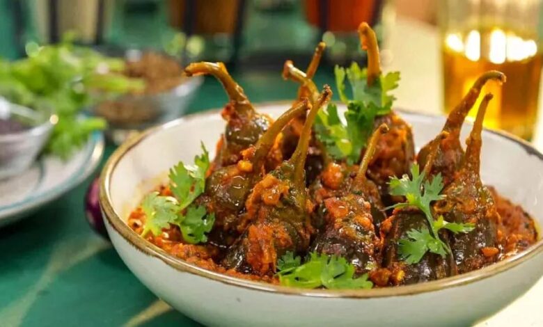 मसालेदार-भरवा-बैंगन-बनाने-का-आसान-तरीका,-खाने-वाला-चाटे-अंगुलिया