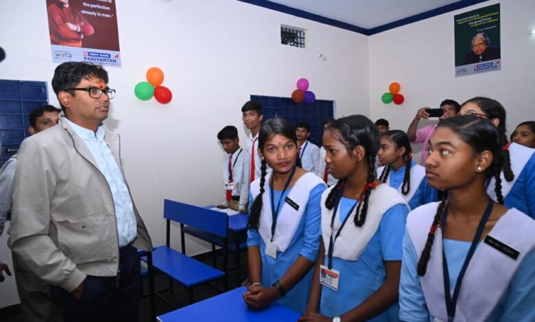 रायपुर-:-वित्तमंत्री-ओपी.चौधरी-ने-किया-रेंगालपाली-में-सर्वसुविधायुक्त-उच्चतर-माध्यमिक-विद्यालय-भवन-का-लोकार्पण