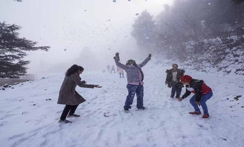 जम्मू-कश्मीर-में-बदलेगा-मौसम-का-मिजाज,-झमाझम-बारिश-के-साथ-बर्फबारी-की-संभावना