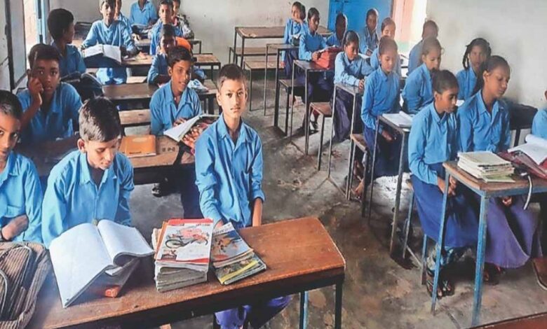 स्कूलों-में-स्थानीय-भाषाओं-के-समावेश-के-साथ-49-पुस्तकों-का-प्रकाशन