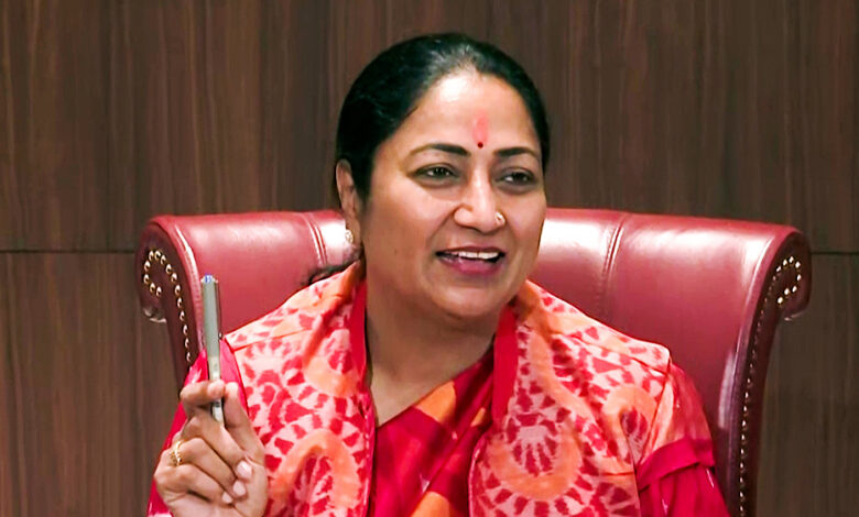 रेखा गुप्ता सरकार का बड़ा ऐलान: मजदूरों को ₹10,000, वर्क फ्रॉम होम और वाहनों पर सख्त नियम