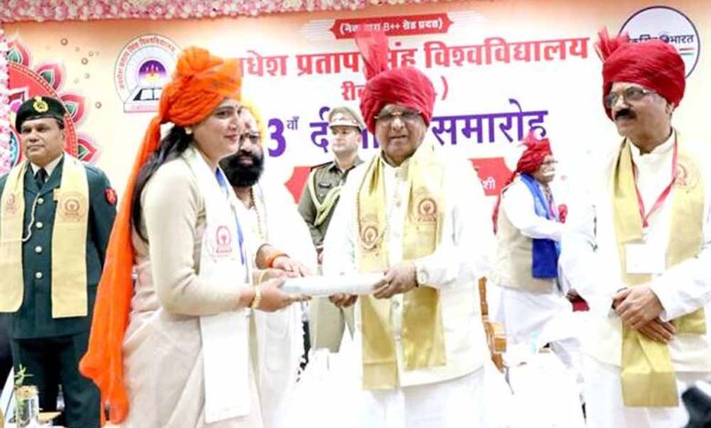 युवाओं पर देश को विश्वगुरू बनाने की महती जिम्मेदारी: राज्यपाल मंगुभाई पटेल