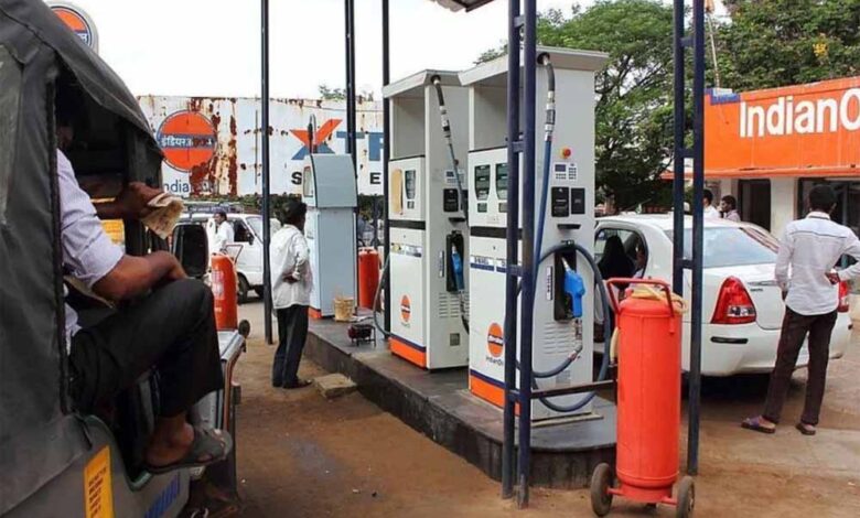 दिल्ली-में-आज-से-सख्ती:-बिना-pucc-पेट्रोल-डीजल-पर-लगी-रोक,-जानिए-पूरा-नियम