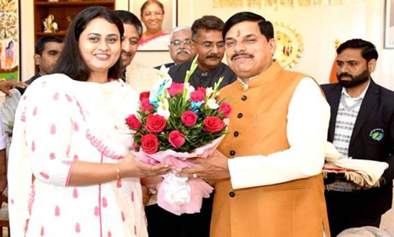 मुख्यमंत्री-डॉ.-यादव-से-बिहार-की-खेल-मंत्री-सुश्री-श्रेयसी-सिंह-ने-की-सौजन्य-भेंट