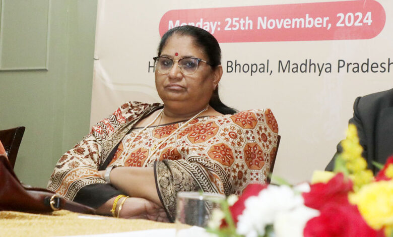 नीमच-में-कुपोषण-मुक्ति-की-दिशा-में-प्रभावी-पहल,-प्रभारी-मंत्री-ने-50-बच्चों-को-वितरित-किए-न्यूट्री-बास्केट