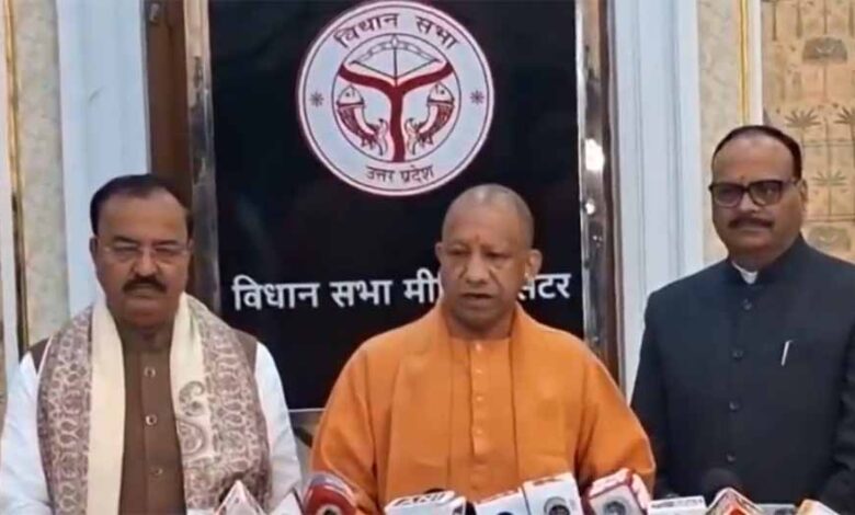 यूपी-विधानमंडल-सत्र:-विधान-परिषद-में-सपा-का-वॉकआउट,-संस्कृत-शिक्षकों-के-जीपीएफ-भुगतान-पर-सरकार-का-भरोसा