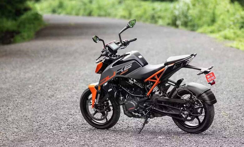 Yamaha MT-15 को सीधी टक्कर देने उतरी KTM 160 Duke, जानिए कितनी है कीमत