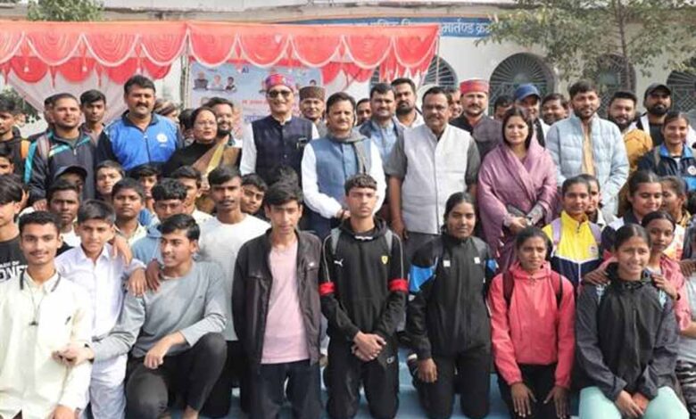 उप-मुख्यमंत्री-ने-सांसद-कप-खेल-प्रतियोगिता-का-किया-शुभारंभ