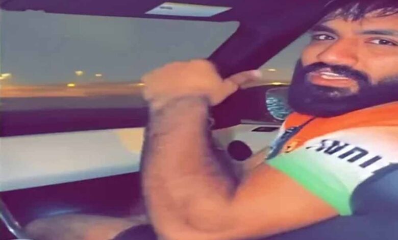 ‘भारतीय-टीम’-के-लिए-मैदान-में-उतरा-पाकिस्तानी-नेशनल-खिलाड़ी,-तिरंगा-लहराते-ही-पाकिस्तान-में-मचा-बवाल