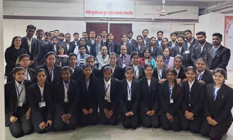 नर्मदापुरम-के-विद्यार्थियों-ने-विधानसभा-की-कार्य-प्रणाली-को-समझा