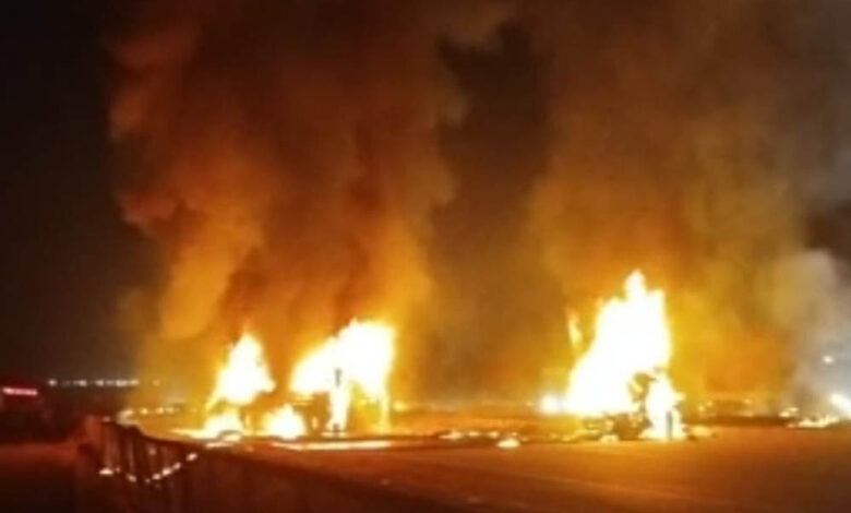 कर्नाटक-में-सड़क-हादसा:-लॉरी-और-बस-की-टक्कर,-आग-लगने-से-9-लोगों-की-दर्दनाक-मौत