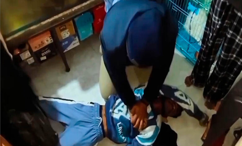 नागदा-में-टीआई-ने-फंदे-से-लटके-युवक-की-जान-बचाई,-सीपीआर-देकर-दी-नई-जिंदगी,-video;-अस्पताल-से-मिली-छुट्टी