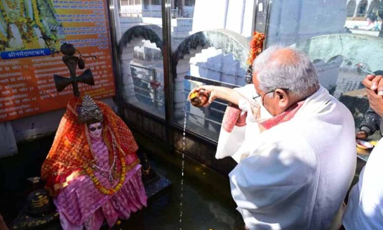 2025-के-आखिरी-दिन-भूपेश-बघेल-अमरकंटक-पहुंचे,-मां-नर्मदा-के-किए-दर्शन