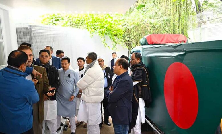 खालिदा जिया को अंतिम विदाई, पति की कब्र के पास सुपुर्द-ए-खाक