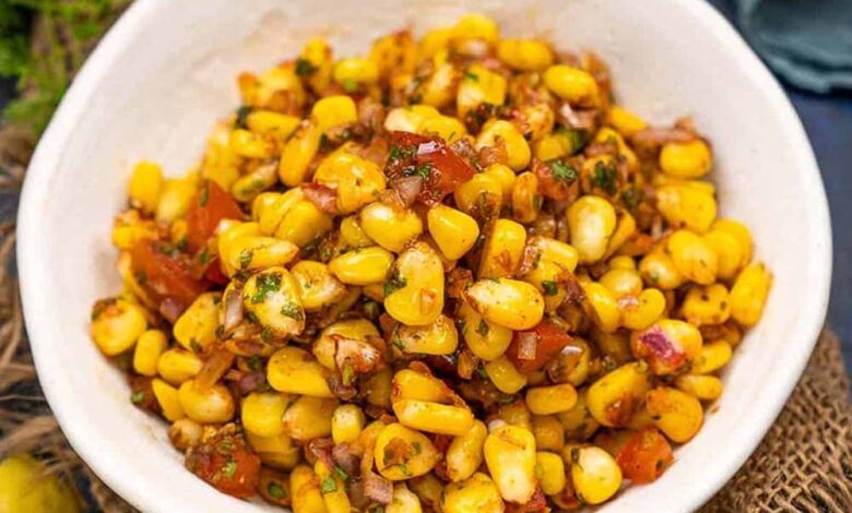 शाम की भूख मिटाने के लिए ट्राई करें झटपट बनने वाली स्वीट कॉर्न चाट