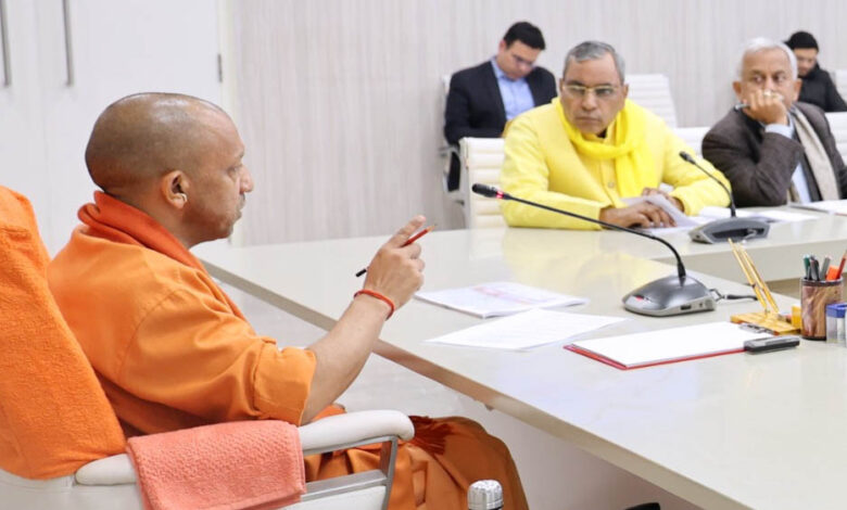 राजस्व-के-सभी-मामलों-का-मेरिट-के-आधार-पर-हो-निस्तारणः-मुख्यमंत्री-योगी-आदित्यनाथ