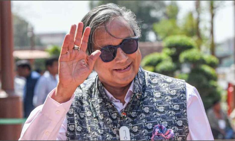 जंगल-का-कानून-चल-रहा,-जिसकी-लाठी-उसकी-भैंस-—-वेनेजुएला-में-अमेरिकी-हमले-पर-शशि-थरूर-का-तीखा-हमला