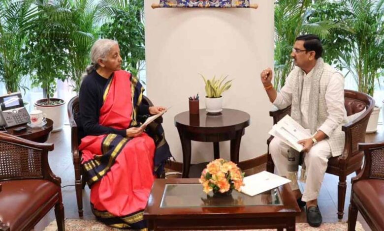 बजट-2026-27-से-पहले-तोखन-साहू-की-निर्मला-सीतारमण-से-मुलाकात,-छत्तीसगढ़-के-लिए-3-अहम-परियोजनाओं-का-प्रस्ताव