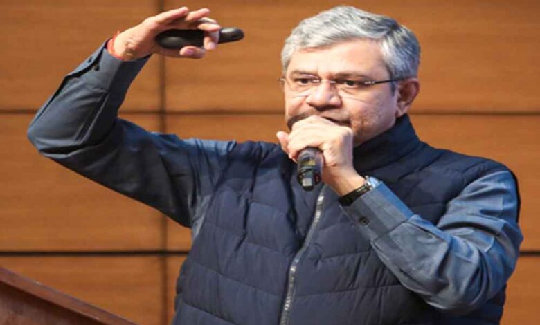 इलेक्ट्रॉनिक्स-सेक्टर-में-भारत-की-बड़ी-छलांग,-11-साल-में-उत्पादन-6-गुना-बढ़ा:-अश्विनी-वैष्णव