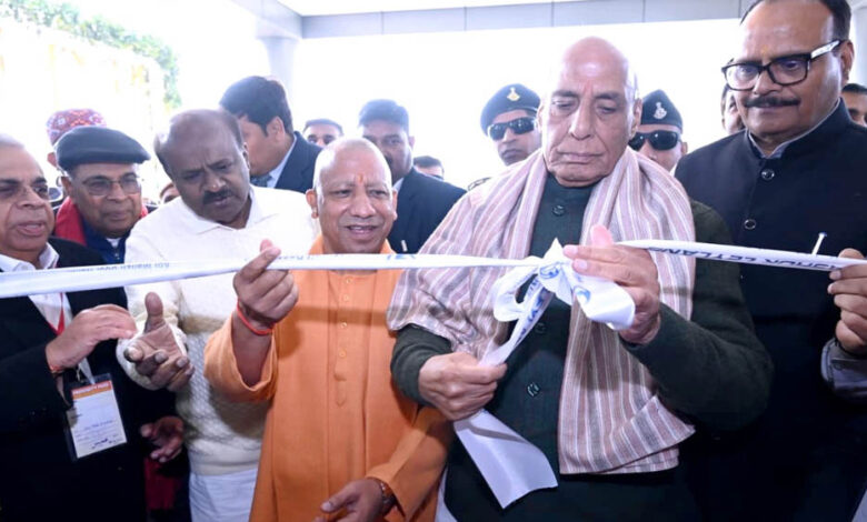 विकसित-भारत-का-रास्ता,-विकसित-उत्तर-प्रदेश-से-होकर-जाता-हैः-रक्षा-मंत्री-राजनाथ-सिंह