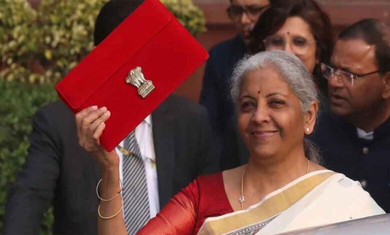 कागज़ी-दस्तावेज़ों-से-डिजिटल-युग-तक:-आज़ादी-के-बाद-आम-बजट-कैसे-बदला