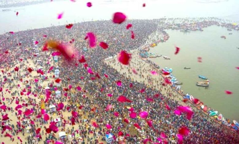 संगम-में-भक्तों-की-भारी-भीड़,-डेढ़-करोड़-से-अधिक-ने-किया-पवित्र-स्नान