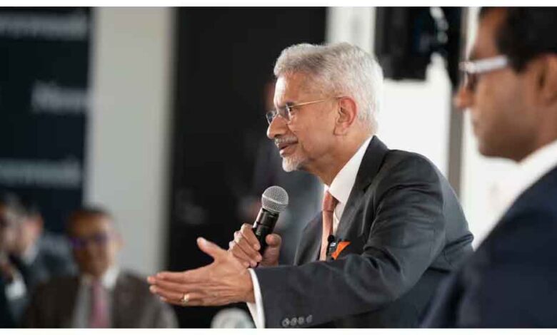 भारत-अमेरिका-व्यापार-वार्ता-की-शुरुआत:-एस.-जयशंकर-ने-अमेरिकी-सांसद-से-की-अहम-मुलाकात