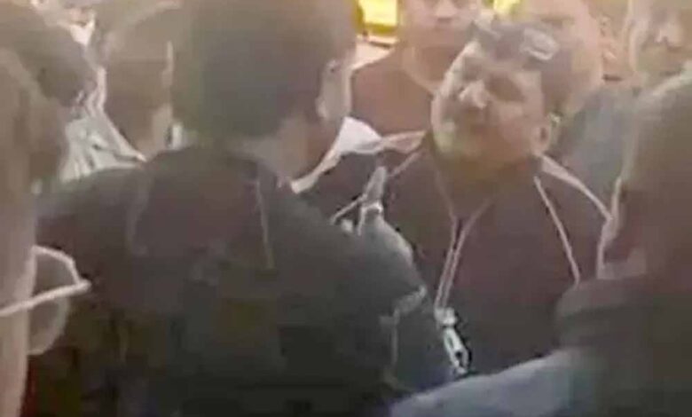 रायगढ़-बार्डर-में-अवैध-वसूली-के-आरोप-में-जमकर-मारपीट,-पुलिस-ने-100-लोगों-को-बनाया-आरोपी