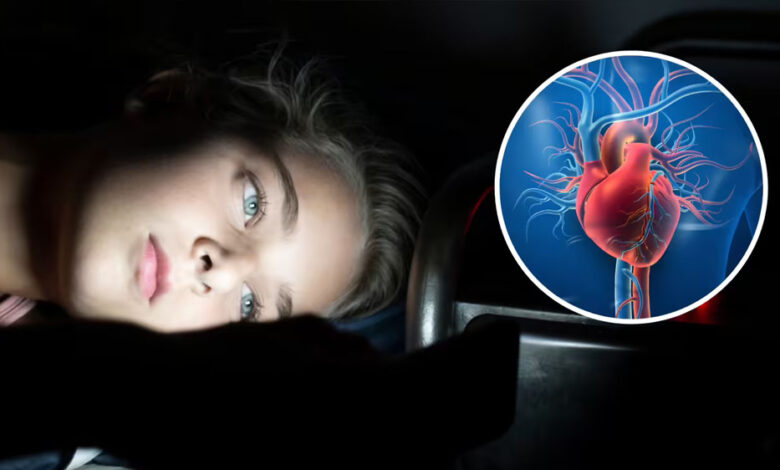 मोबाइल-की-लत-और-रात-जागने-से-कैंसर-का-खतरा-बढ़-सकता-है,-शोध-ने-दी-चेतावनी