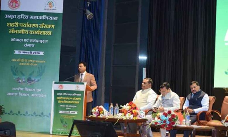 पौधरोपण-कार्य-में-स्थानीय-प्रजातियों-को-दी-जाए-प्राथमिकता-:-आयुक्त-भोंडवे