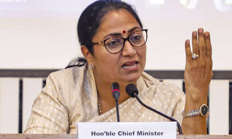 यमुना-को-फिर-से-दिल्ली-की-जीवनरेखा-बनाएगी-रेखा-सरकार,-एक्शन-मोड-में-हुईं-मुख्यमंत्री