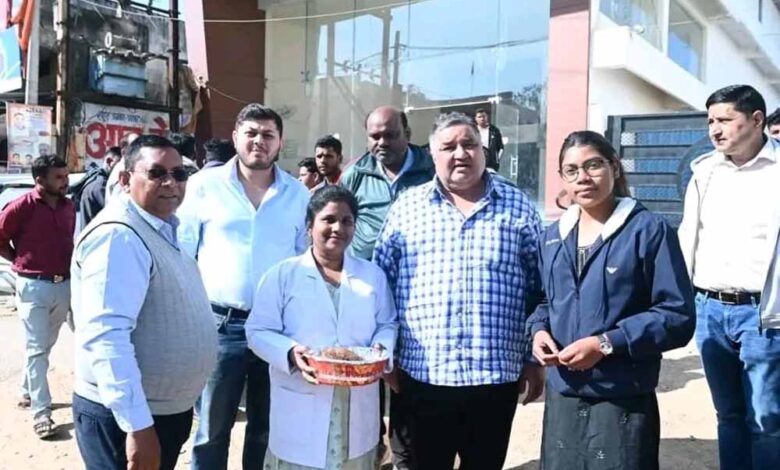 छत्तीसगढ़-में-जनसेवा-की-नई-पहल:-मंत्री-ने-शुरू-की-मोबाइल-मेडिकल-यूनिट