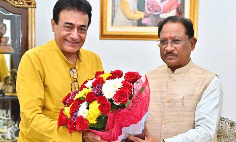 सीएम-विष्णुदेव-साय-से-मिले-अभिनेता-नीतिश-भारद्वाज,-शिष्टाचार-भेंट-ने-खींचा-ध्यान