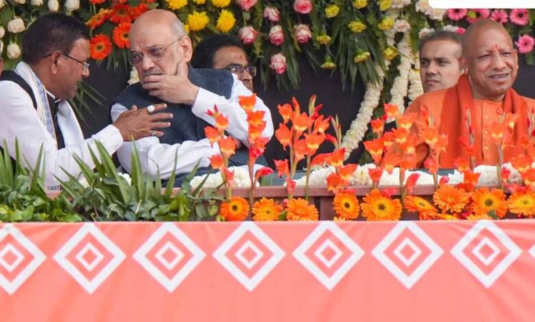 up-में-कैबिनेट-विस्तार-के-संकेत-तेज,-दिल्ली-में-अमित-शाह-की-बैठक-से-बढ़ी-सियासी-धड़कन